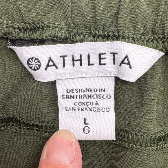 Athleta Crossroads Shorts in Aspen Olive - Picture 4 of 8